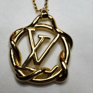 Authentic LV Gold Hallow Pendant with chain #M61084 LE1124